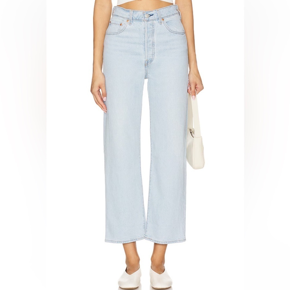 Levi’s Ribcage Straight Leg Ankle Jean High Rise Light blue Button Fly